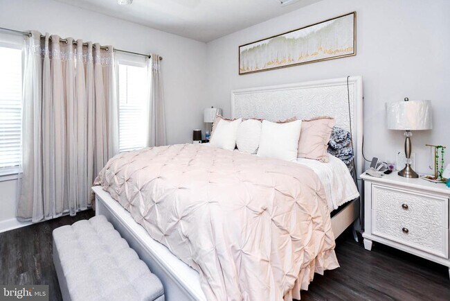 Foto del edificio - 7205 Sprouse Ct