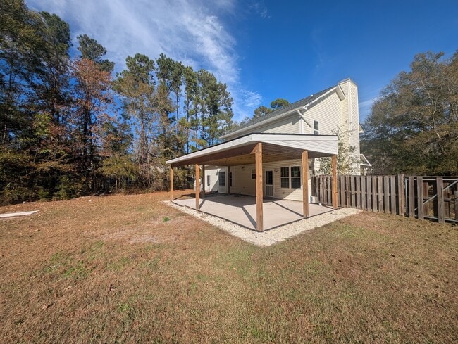 Photo - 717 Windsor Dr SE House