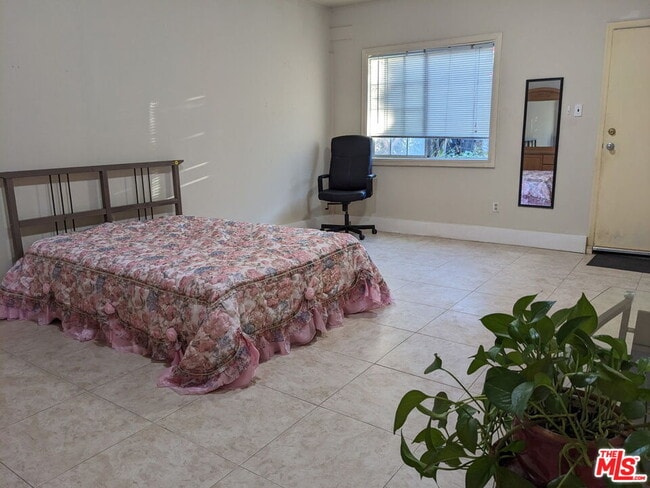 Building Photo - 4152 Verdugo Rd