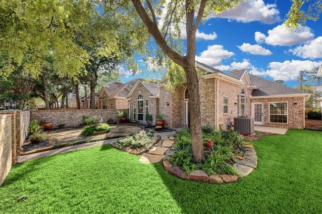 Building Photo - 5022 Coral Gables Dr