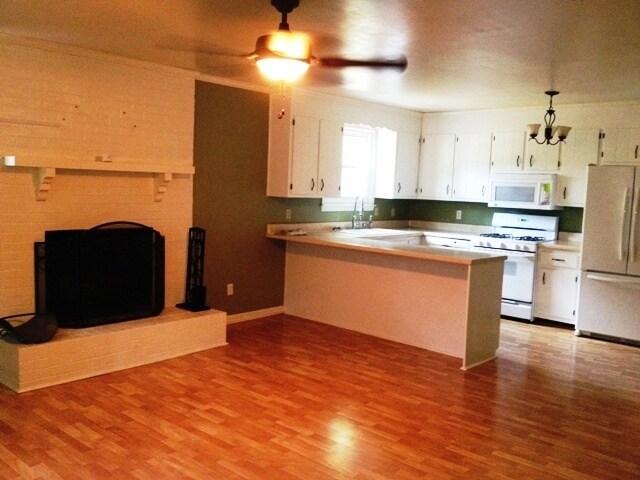 Foto del edificio - 4 BR / 2 BA Cute Cape Cod In Chester, Avai...