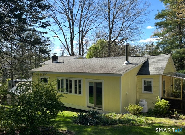 Building Photo - 16 Flak Ln