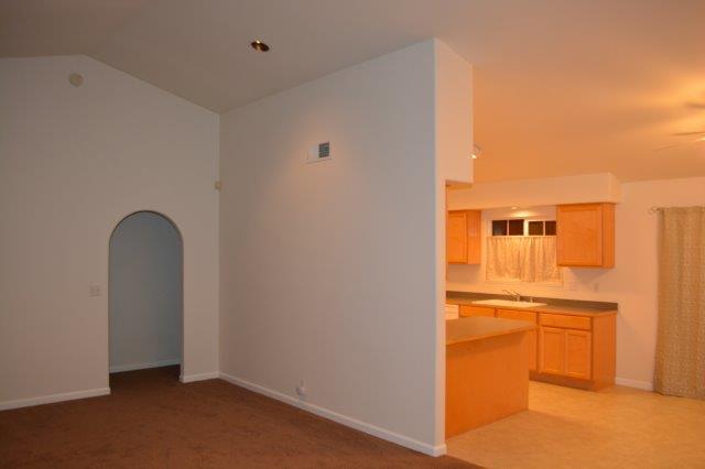 Building Photo - Well situated, super clean 3/2 in McKinley...