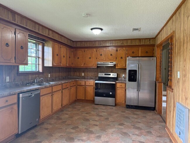 Building Photo - 3 bedroom, 1 bath in New Albany