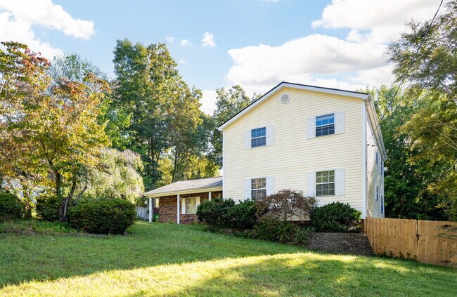 Building Photo - 2422 Haven Cove Ln