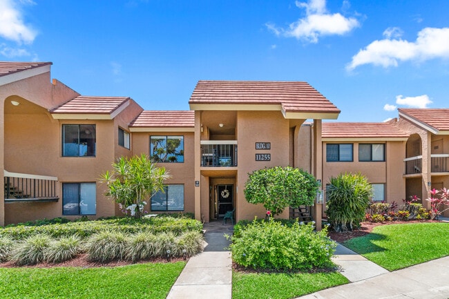 Foto del edificio - 11255 Green Lake Dr