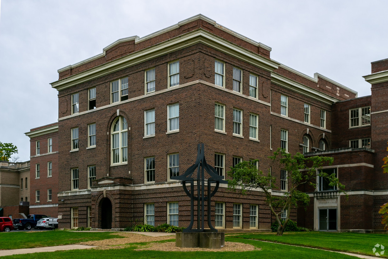 Historic Irvington Flats Apartments in Indianapolis, IN