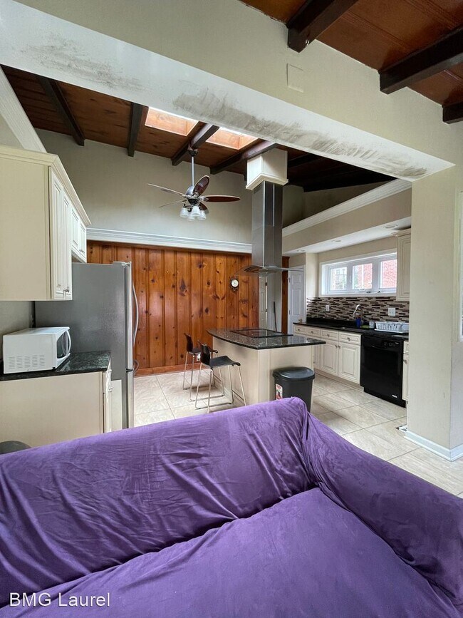 Foto del edificio - 3 br, 2 bath House - 4805 Laguna Rd