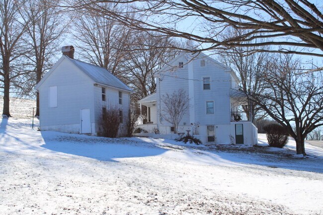 Building Photo - 1687 W Springfield Rd