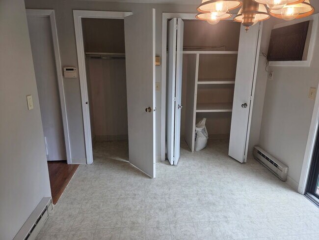 Foto del edificio - 2 bedroom townhome.