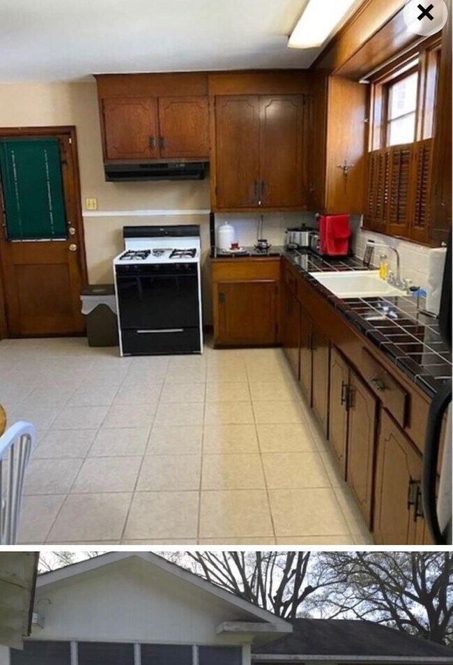 Foto del edificio - 2 bedrooms 1 bath Brick House $1000 per mo...