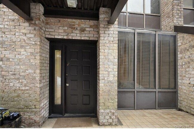 Foto del edificio - 130 S Middle Neck Rd