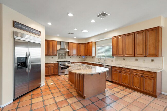 Foto del edificio - 6108 E Morning Vista Ln