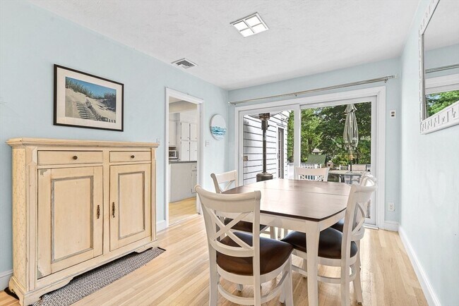Building Photo - 44 Rowena Rd