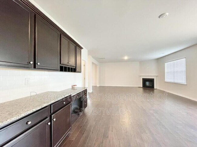 Foto del edificio - 301 Millridge Rd