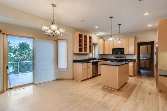 Foto del edificio - 17359 91st Place N, Maple Grove, MN, 55311