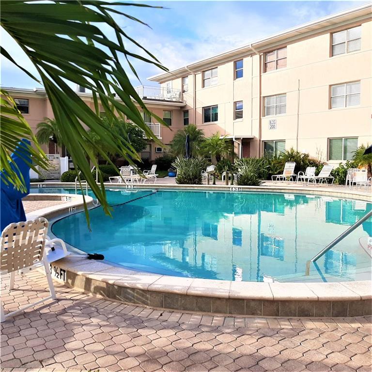 Foto principal - 6700 Sunset Way