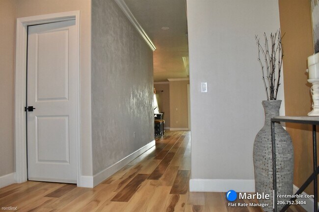 Building Photo - 4 br, 2.5 bath House - 1767 SW 70th Cir