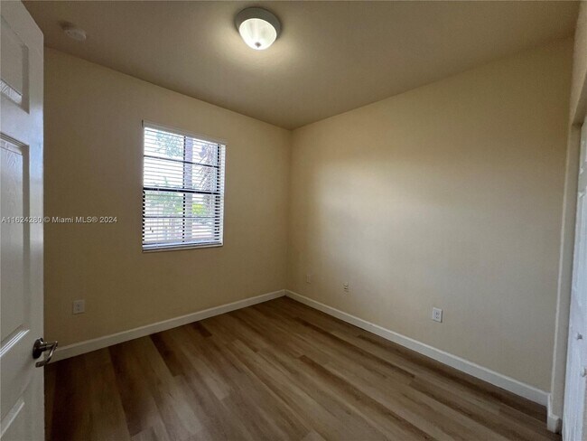 Foto del edificio - 748 SE 32nd Ave