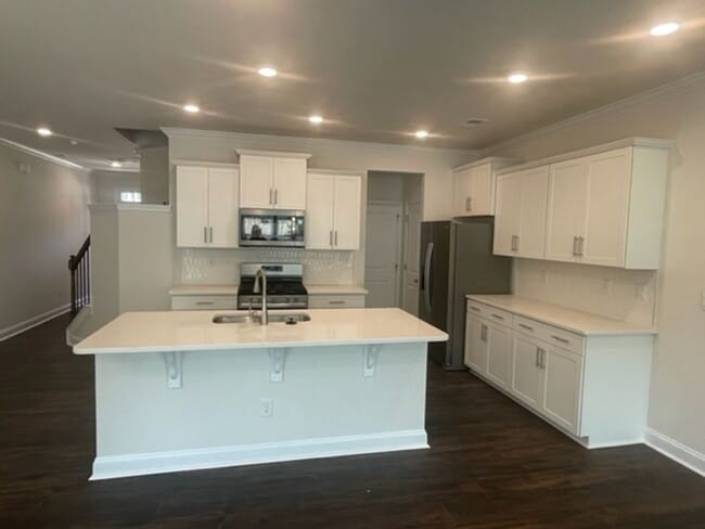 Building Photo - Beautiful 3BR 2.5BA Townhome w/ 1 Car Garage • Updated Kitchen in Huntersville