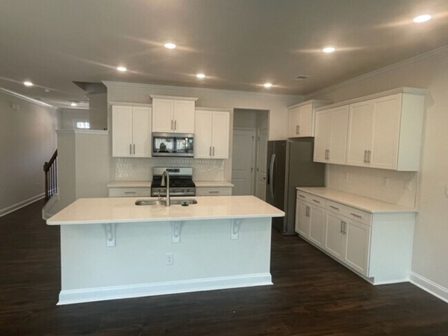 Foto del edificio - Beautiful 3BR 2.5BA Townhome w/ 1 Car Garage • Updated Kitchen in Huntersville