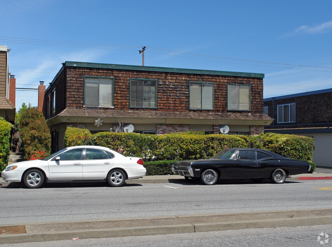 Building Photo - 460 Richmond Dr