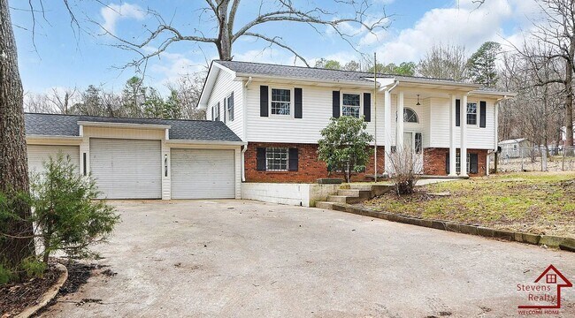 Foto del edificio - 510 Knollwoods Rd