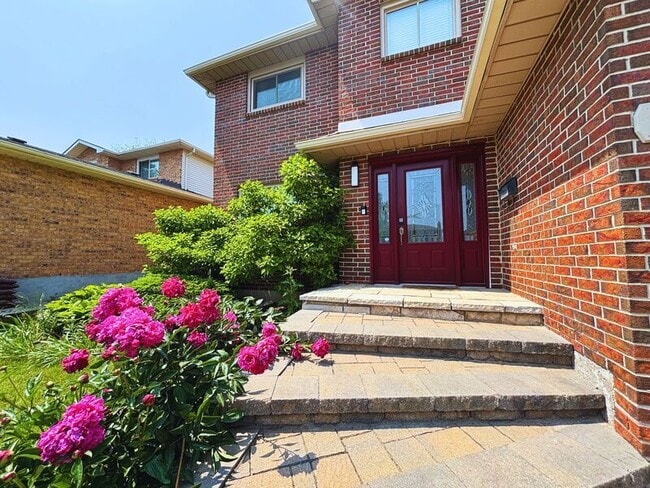 Building Photo - 2463 Overton Dr
