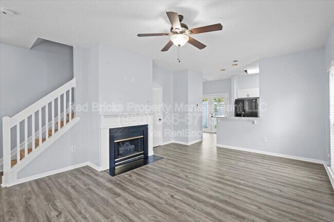 Foto del edificio - 6443 Mallard View Ln