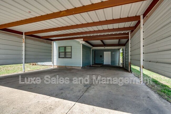 Foto del edificio - 1005 SW 63rd St