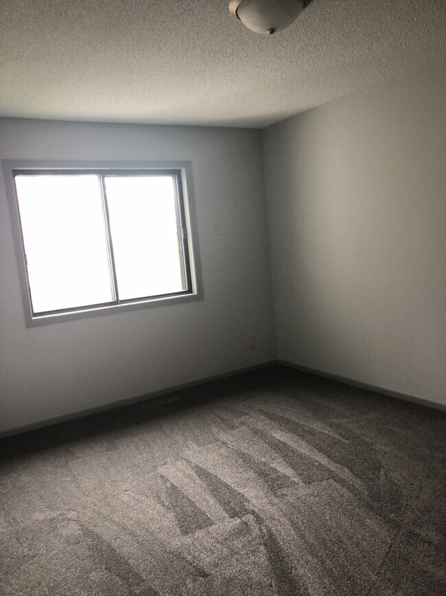 Foto del edificio - 2049 Parkside Dr
