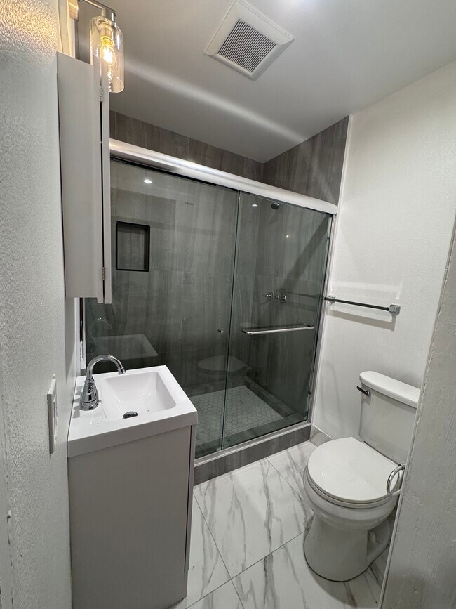 Foto del edificio - 860 N Mar Vista Ave