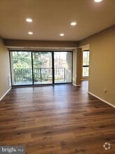 Building Photo - 2068 Royal Fern Ct