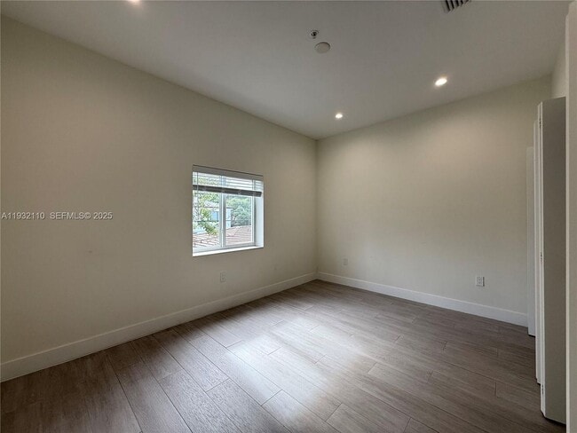 Foto del edificio - 1786 SW 9th St