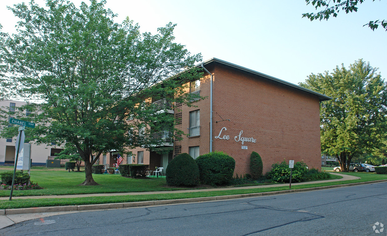 Primary Photo - Lee Square Apartments