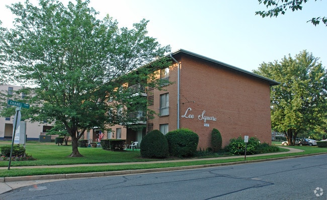 Building Photo - Lee Square Apartments