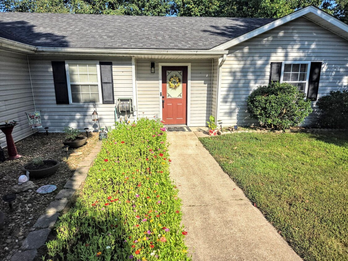 Primary Photo - Great home close to post