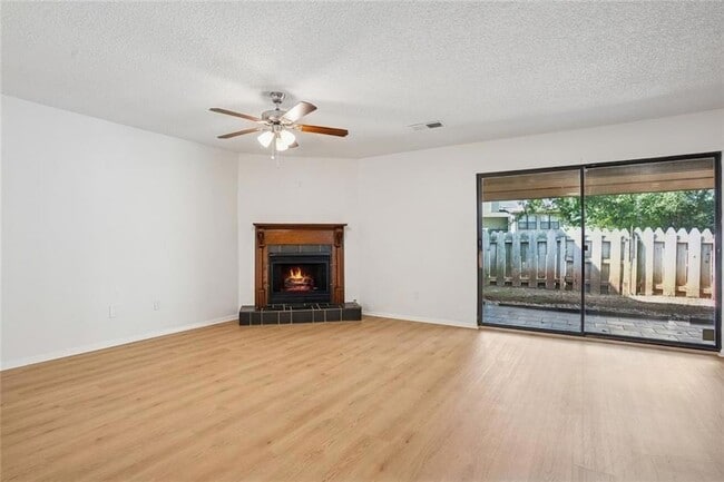 Photo - 2035 Powers Ferry Trce SE Townhome