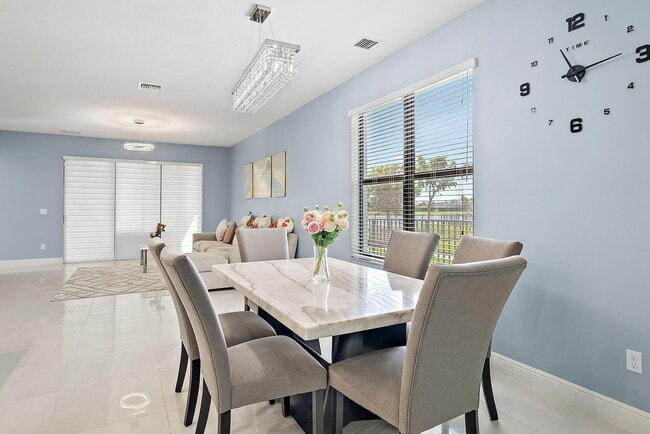 Foto del edificio - 5420 Quiet Lake Pl