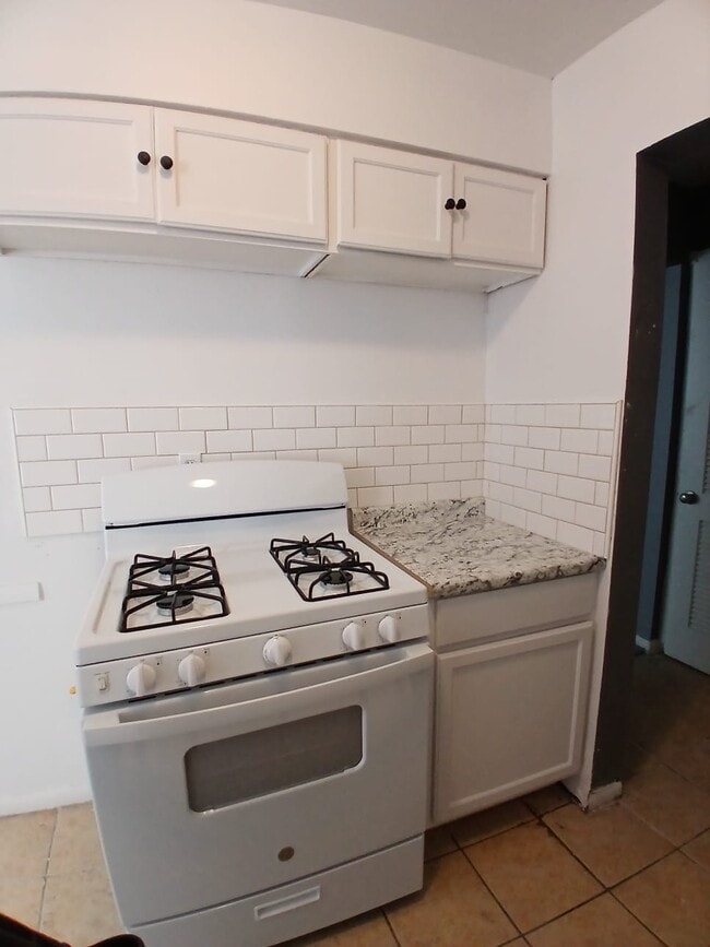 Building Photo - 1950 Nelawood Rd