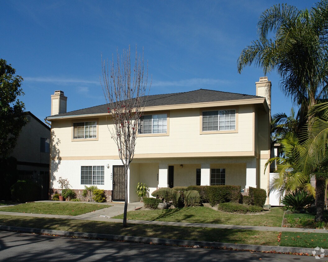 Primary Photo - 4091-4093 Howard Ave