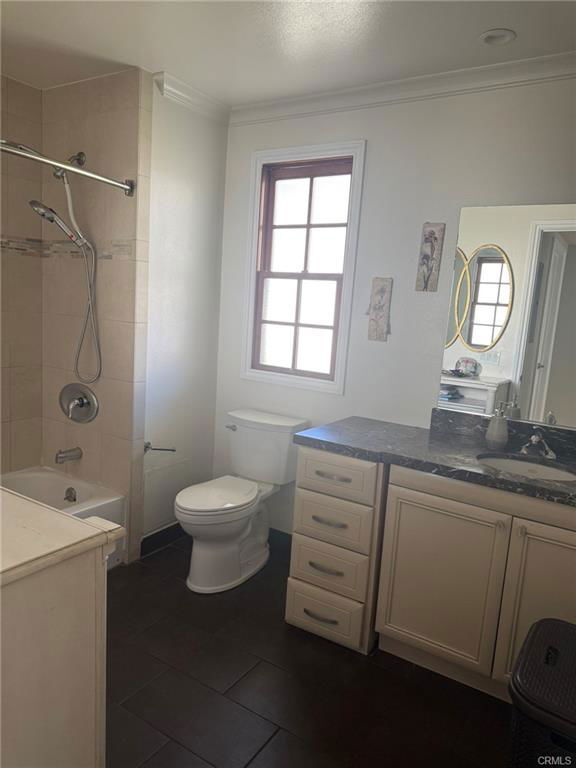 Building Photo - 333 N Hill Ave