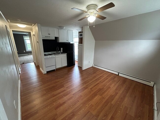 Building Photo - 72 Willetts Ave