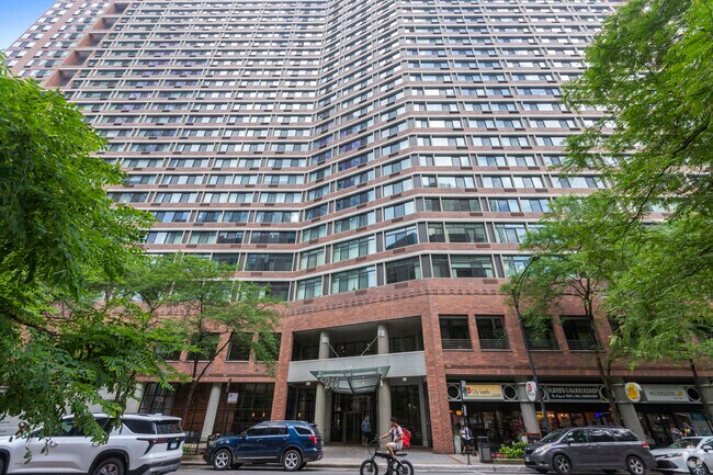 Building Photo - 211 E Ohio St