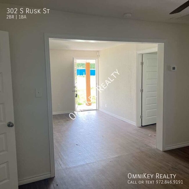 Foto del edificio - 302 S Rusk St