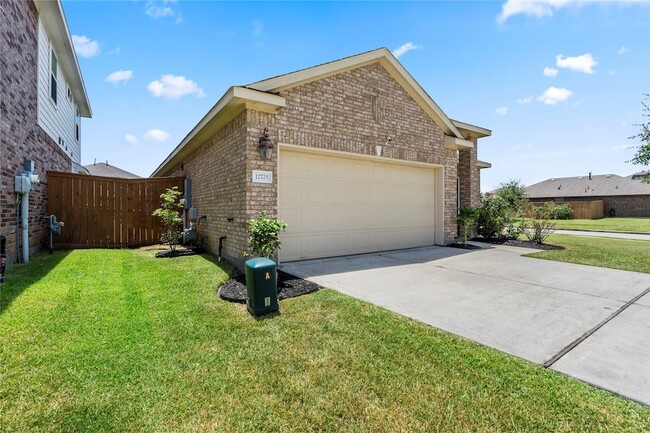 Building Photo - 12725 Pirate Bend Dr