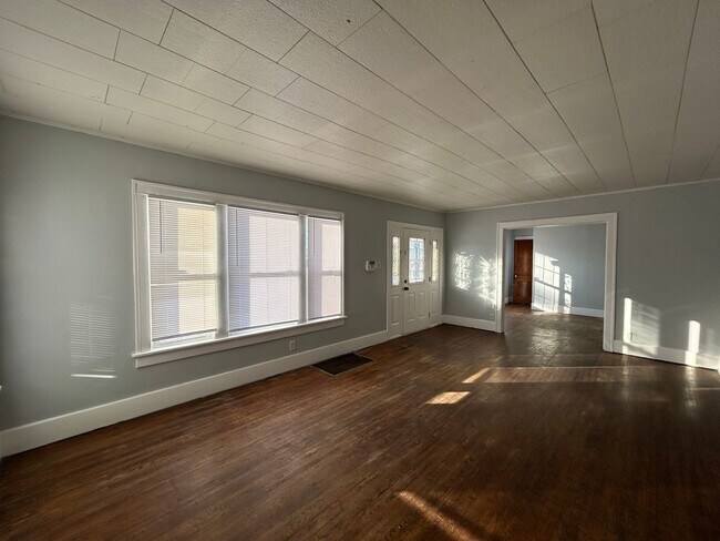 Foto del edificio - 1829 Frances Ave