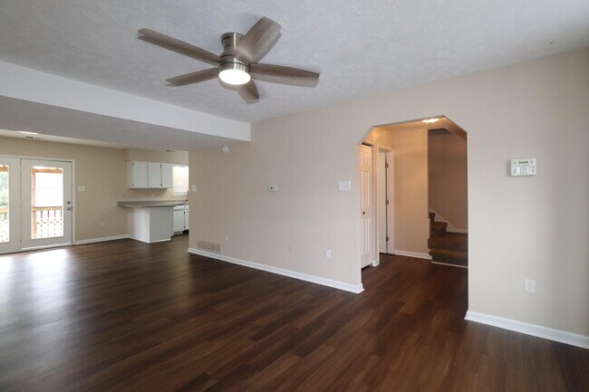 Building Photo - 303 Anthony Dr