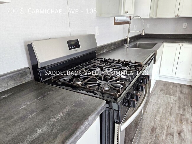 Building Photo - 700 S Carmichael Ave