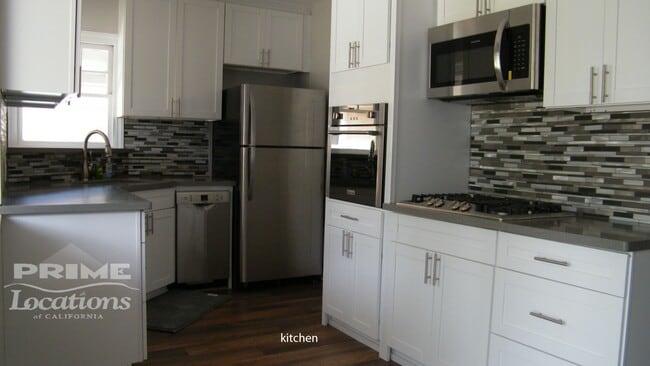 Building Photo - Remodeled Sacramento Gem